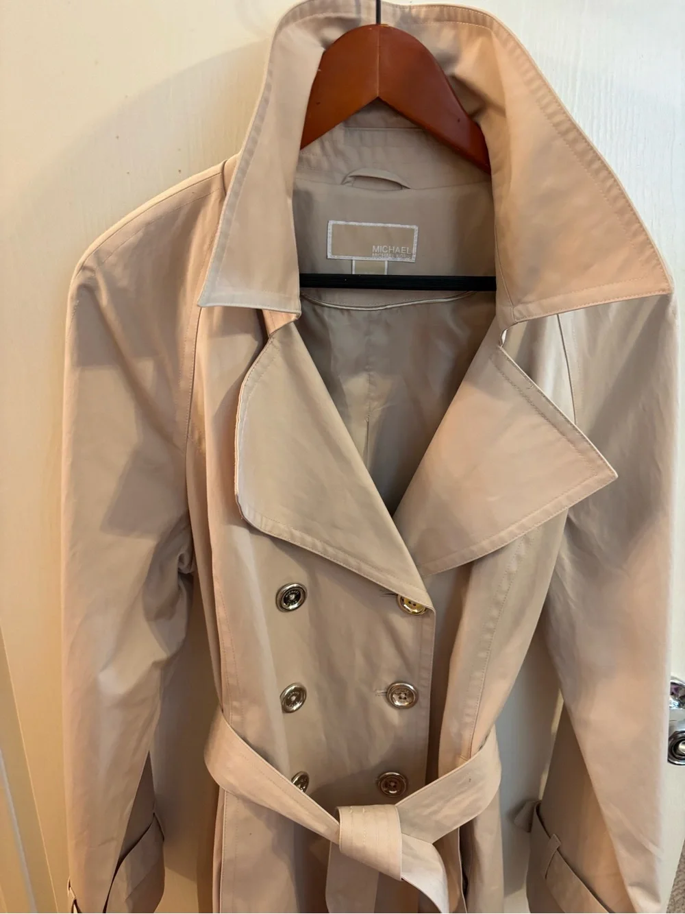 Michael Kors Light Beige Double-Breasted Trench with Notched Lapel